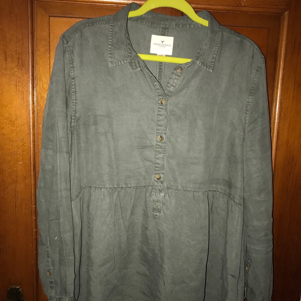Green American Eagle half button top
